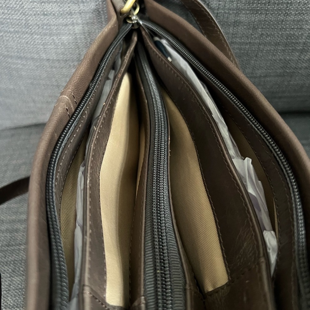NWT LODIS KENDAL CROSSBODY BAG PURSE LEATHER - Picture 5 of 13